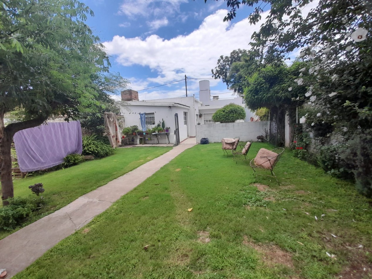 B° VILLA ADELA: VENDO HERMOSA CASA DE 2 DORMITORIOS A 2 CUADRAS RUTA 20