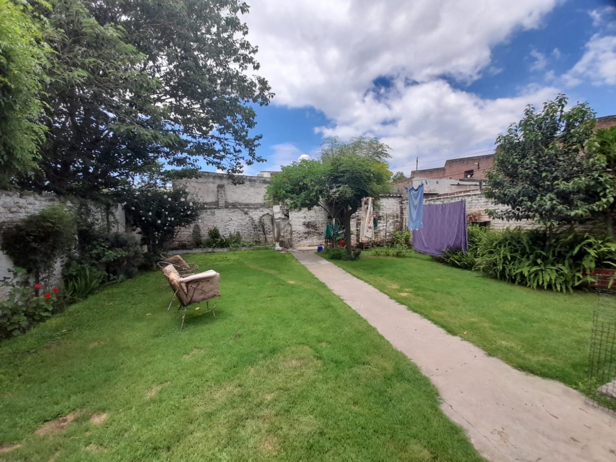 B° VILLA ADELA: VENDO HERMOSA CASA DE 2 DORMITORIOS A 2 CUADRAS RUTA 20