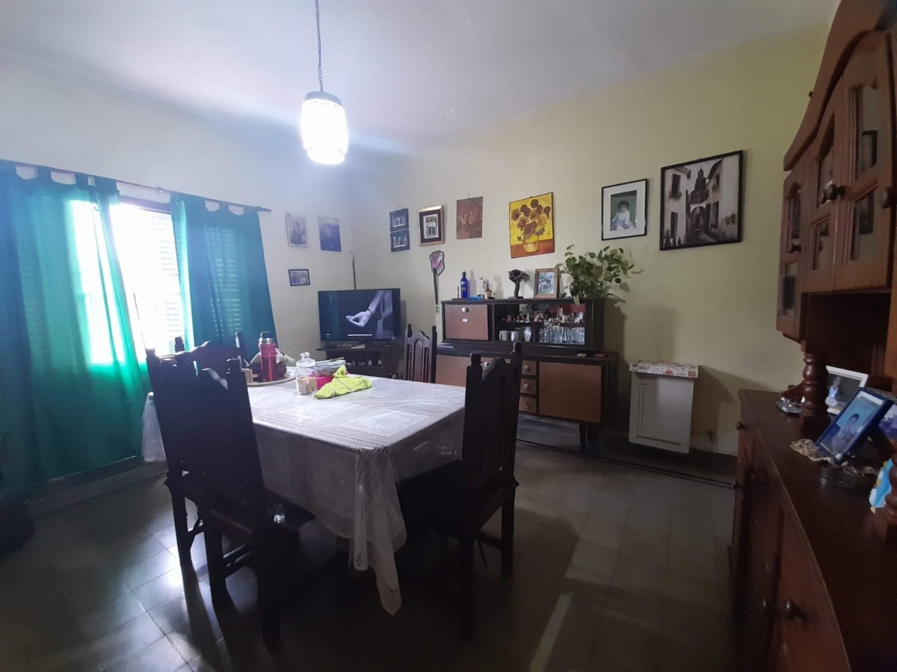 B° VILLA ADELA: VENDO HERMOSA CASA DE 2 DORMITORIOS A 2 CUADRAS RUTA 20