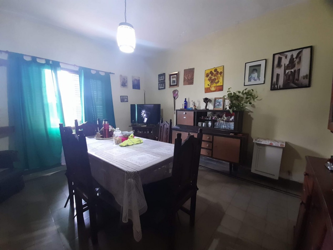 B° VILLA ADELA: VENDO HERMOSA CASA DE 2 DORMITORIOS A 2 CUADRAS RUTA 20