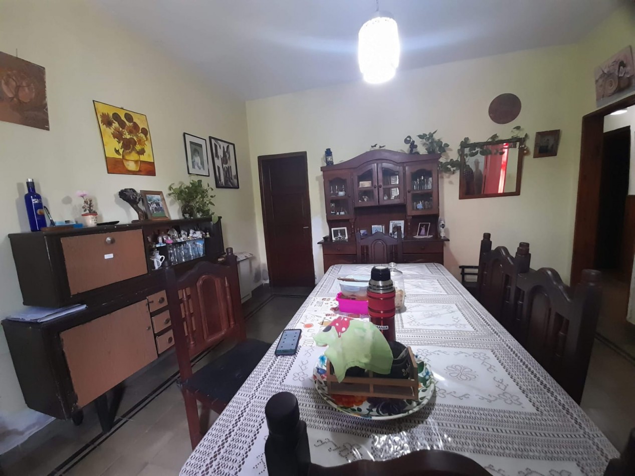 B° VILLA ADELA: VENDO HERMOSA CASA DE 2 DORMITORIOS A 2 CUADRAS RUTA 20
