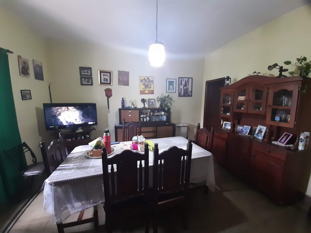 B° VILLA ADELA: VENDO HERMOSA CASA DE 2 DORMITORIOS A 2 CUADRAS RUTA 20