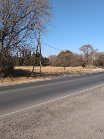 VENDO IMPORTANTE LOTE SOBRE CAMINO A COLONIA TIROLESA