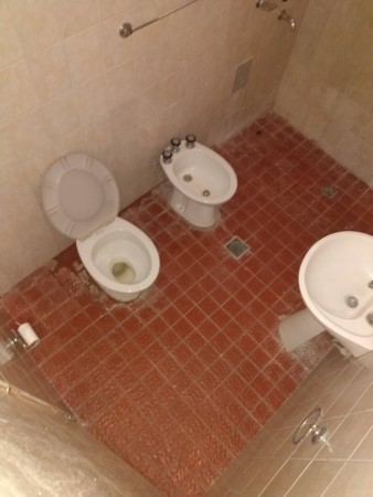 B° ESTACION FLORES: ALQUILO CASA DE 1 DORMITORIO CON PATIO. NO TIENE GARAJE