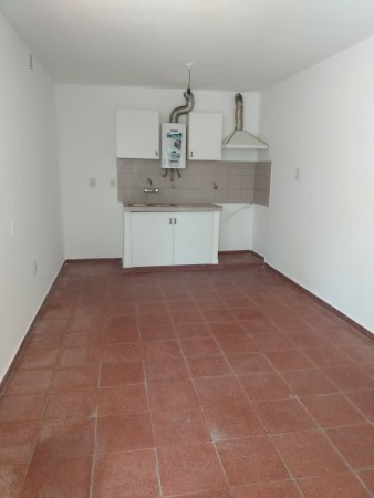 B° VILLA ADELA: ALQUILO DEPTO PB INTERNO DE DOS DORMITORIOS SOBRE PETTIROSSI