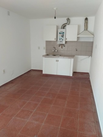 B° VILLA ADELA: ALQUILO DEPTO PB INTERNO DE DOS DORMITORIOS SOBRE PETTIROSSI
