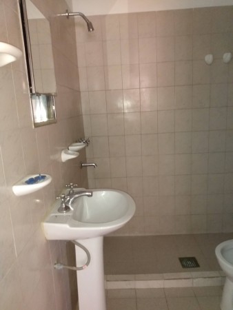 B° VILLA ADELA: ALQUILO DEPTO PB INTERNO DE DOS DORMITORIOS SOBRE PETTIROSSI