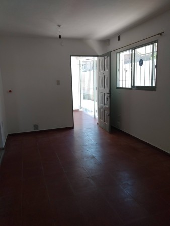B° VILLA ADELA: ALQUILO DEPTO PB INTERNO DE DOS DORMITORIOS SOBRE PETTIROSSI