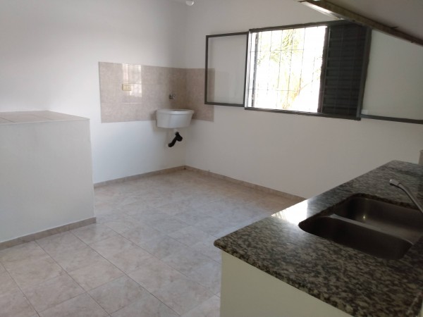 B° ROSEDAL: ALQUILO HERMOSO DEPTO PA DE DOS DORMITORIOS