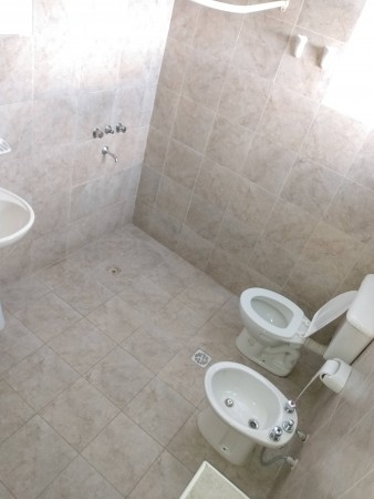 B° ROSEDAL: ALQUILO HERMOSO DEPTO PA DE DOS DORMITORIOS