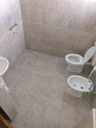 B° ROSEDAL: ALQUILO HERMOSO DEPTO PA DE DOS DORMITORIOS