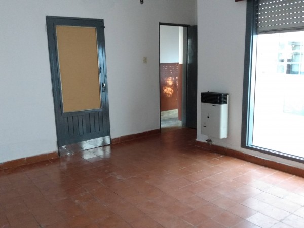 B° MATIENZO: ALQUILO CASA INTERNO DE DOS DORMITORIOS CON COCHERA