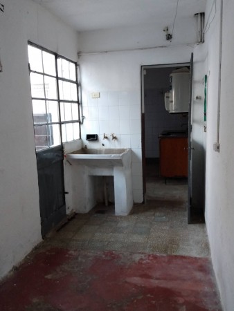 B° MATIENZO: ALQUILO CASA INTERNO DE DOS DORMITORIOS CON COCHERA
