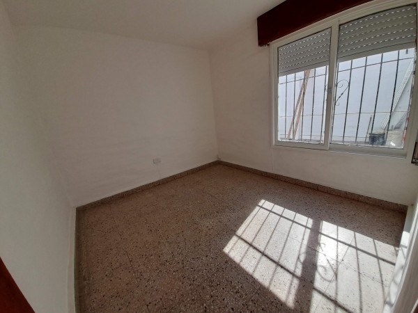 B° ROSEDAL: ALQUILO CASA DE 3 DORMITORIOS CON GARAJE
