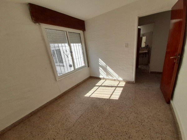 B° ROSEDAL: ALQUILO CASA DE 3 DORMITORIOS CON GARAJE
