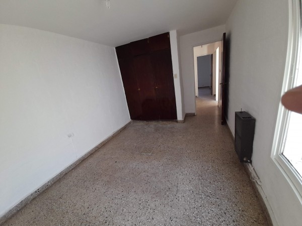 B° ROSEDAL: ALQUILO CASA DE 3 DORMITORIOS CON GARAJE