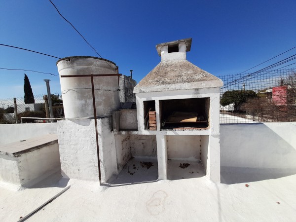 B° ROSEDAL: ALQUILO CASA DE 3 DORMITORIOS CON GARAJE