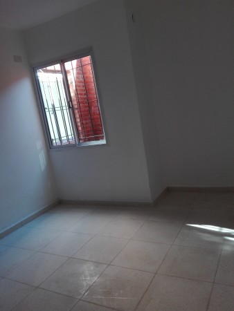 B° ROSEDAL: ALQUILO HERMOSO DEPTO PA DE 2 DORMITORIOS SOBRE LAGUNILLA