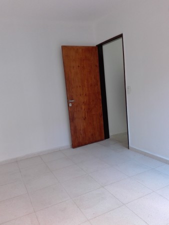 B° ROSEDAL: ALQUILO HERMOSO DEPTO PA DE 2 DORMITORIOS SOBRE LAGUNILLA