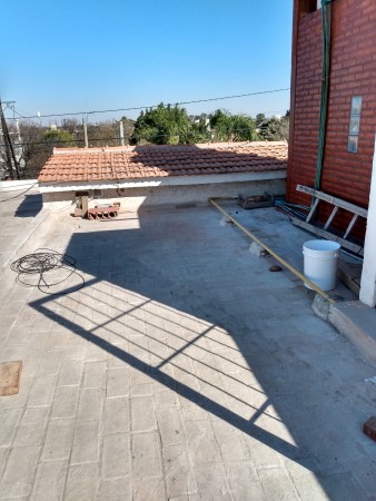 B° ROSEDAL: ALQUILO HERMOSO DEPTO PA DE 2 DORMITORIOS SOBRE LAGUNILLA
