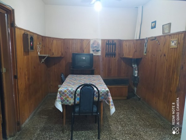 Bo SARGENTO CABRAL: VENDO CASA DE 2 DORMITORIOS CON DEPTO INTERNO DE 3 DORMITORIOS