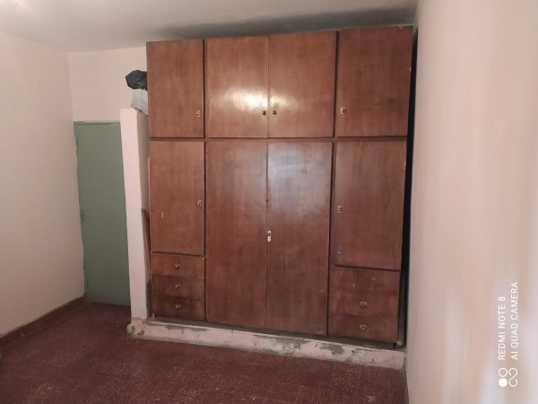 Bo SARGENTO CABRAL: VENDO CASA DE 2 DORMITORIOS CON DEPTO INTERNO DE 3 DORMITORIOS