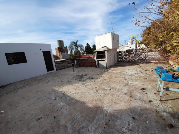 Bo ROSEDAL: ALQUILO CASA DE 3 DORMIORIOS CON 2 BAÑOS Y COCHERA