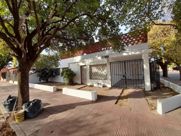 Bo ROSEDAL: ALQUILO CASA DE 3 DORMIORIOS CON 2 BAÑOS Y COCHERA