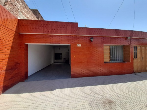 Bo COLINAS V. SARSFIELD: ALQUILO HERMOSA CASA DE 3 DORMITORIOS, CON DEPTO INTERNO DE 1 DORMITORIO (IDEAL GERIATRICO O CONSULTORIOS)