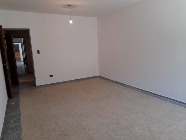 Bo COLINAS V. SARSFIELD: ALQUILO HERMOSA CASA DE 3 DORMITORIOS, CON DEPTO INTERNO DE 1 DORMITORIO (IDEAL GERIATRICO O CONSULTORIOS)