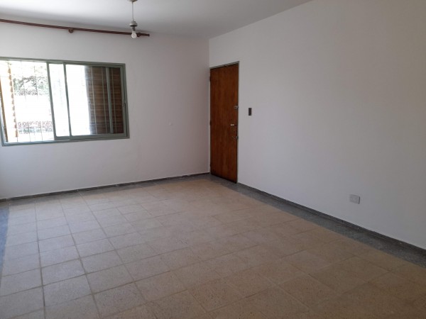 Bo COLINAS V. SARSFIELD: ALQUILO HERMOSA CASA DE 3 DORMITORIOS, CON DEPTO INTERNO DE 1 DORMITORIO (IDEAL GERIATRICO O CONSULTORIOS)