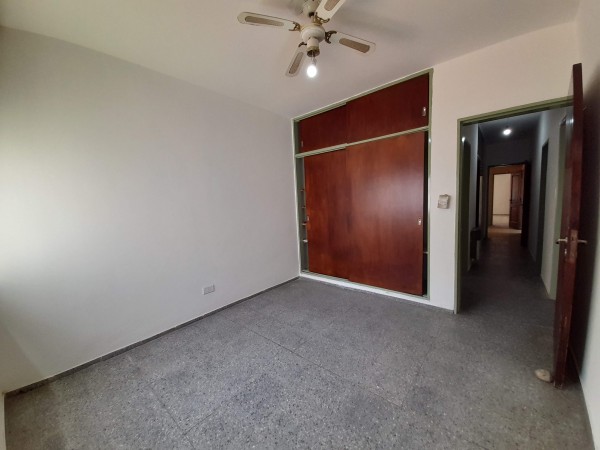 Bo COLINAS V. SARSFIELD: ALQUILO HERMOSA CASA DE 3 DORMITORIOS, CON DEPTO INTERNO DE 1 DORMITORIO (IDEAL GERIATRICO O CONSULTORIOS)