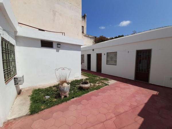 Bo COLINAS V. SARSFIELD: ALQUILO HERMOSA CASA DE 3 DORMITORIOS, CON DEPTO INTERNO DE 1 DORMITORIO (IDEAL GERIATRICO O CONSULTORIOS)