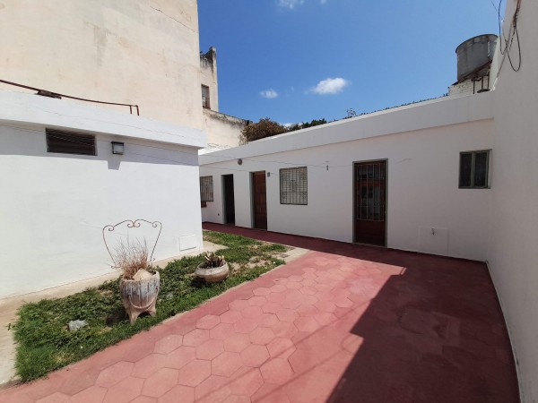 Bo COLINAS V. SARSFIELD: ALQUILO HERMOSA CASA DE 3 DORMITORIOS, CON DEPTO INTERNO DE 1 DORMITORIO (IDEAL GERIATRICO O CONSULTORIOS)