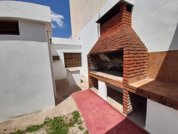 Bo COLINAS V. SARSFIELD: ALQUILO HERMOSA CASA DE 3 DORMITORIOS, CON DEPTO INTERNO DE 1 DORMITORIO (IDEAL GERIATRICO O CONSULTORIOS)