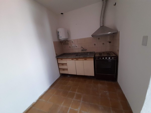 Bo COLINAS V. SARSFIELD: ALQUILO HERMOSA CASA DE 3 DORMITORIOS, CON DEPTO INTERNO DE 1 DORMITORIO (IDEAL GERIATRICO O CONSULTORIOS)