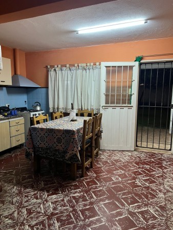 APTO CREDITO BANCOR EN B° VILLA ADELA: VENDO HERMOSA CASA DE 3 DORMITORIOS A 1 CUADRA RUTA 20