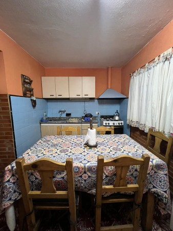 APTO CREDITO BANCOR EN B° VILLA ADELA: VENDO HERMOSA CASA DE 3 DORMITORIOS A 1 CUADRA RUTA 20