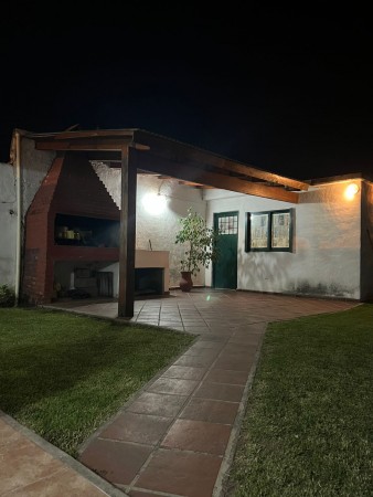 APTO CREDITO BANCOR EN B° VILLA ADELA: VENDO HERMOSA CASA DE 3 DORMITORIOS A 1 CUADRA RUTA 20