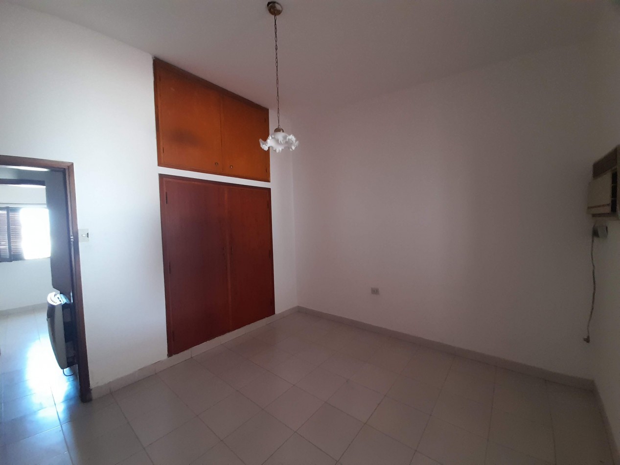 APTO CREDITO BANCOR: B° OBSERVATORIO: VENDO HERMOSA CASA DE 3 DORMITORIOS, CON COCHERA Y PATIO