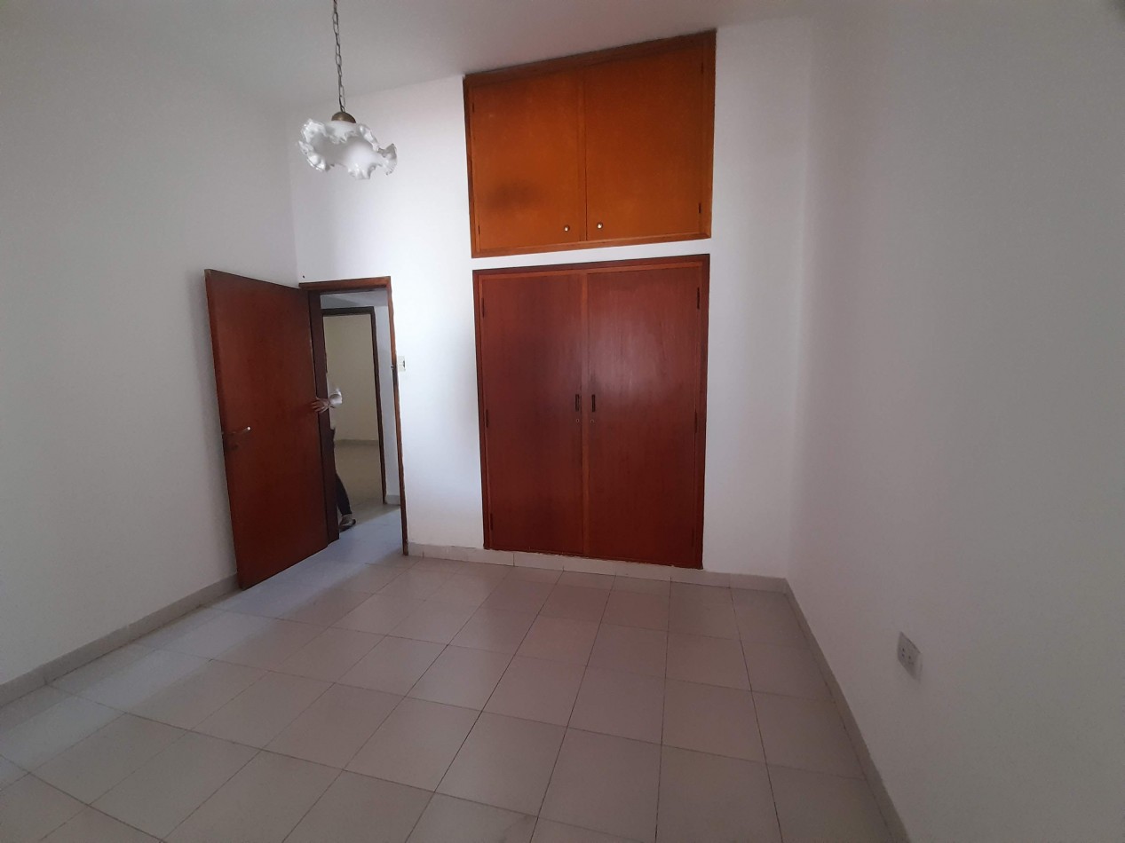 APTO CREDITO BANCOR: B° OBSERVATORIO: VENDO HERMOSA CASA DE 3 DORMITORIOS, CON COCHERA Y PATIO