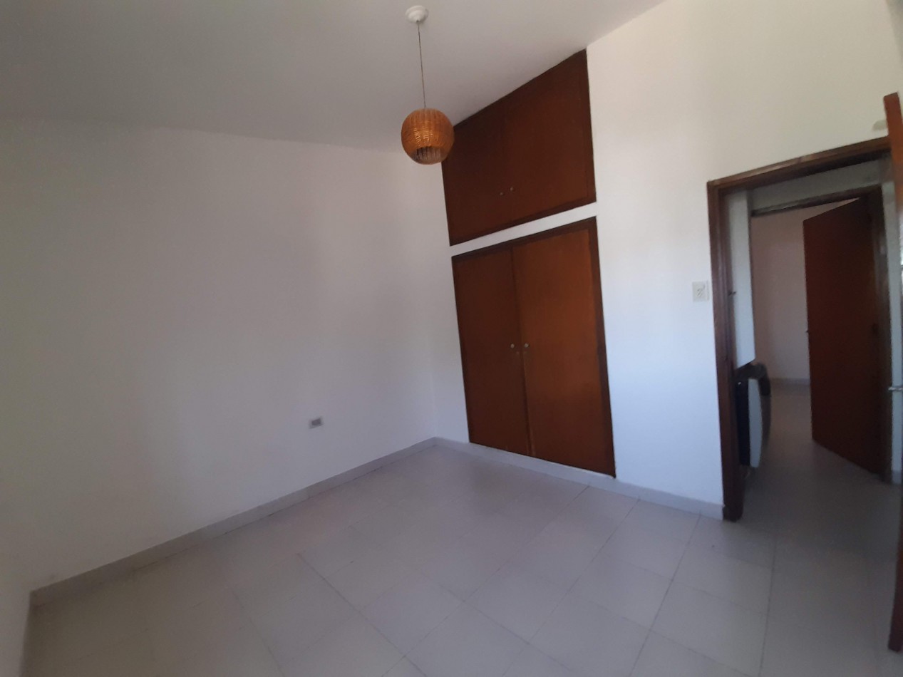 APTO CREDITO BANCOR: B° OBSERVATORIO: VENDO HERMOSA CASA DE 3 DORMITORIOS, CON COCHERA Y PATIO