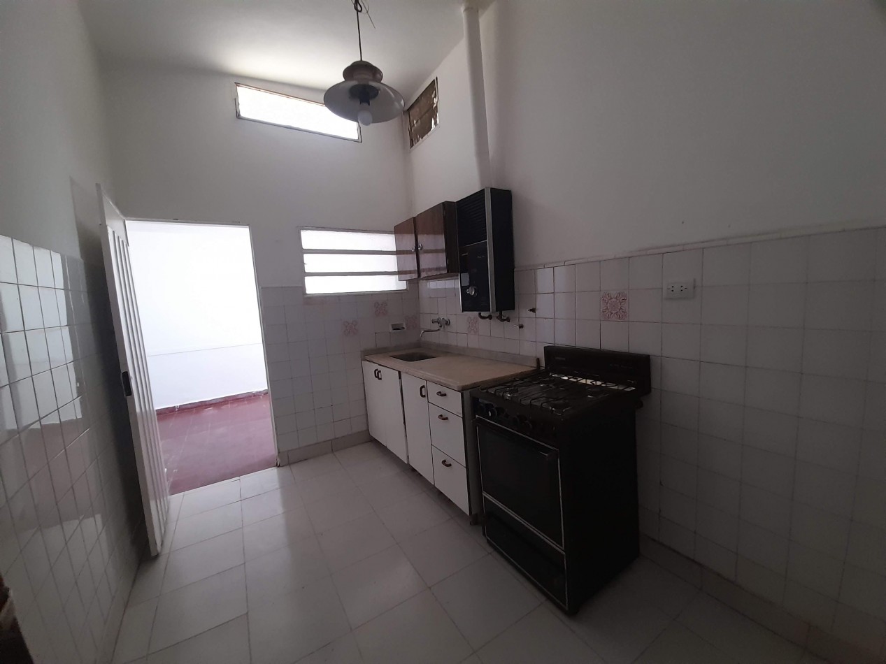 APTO CREDITO BANCOR: B° OBSERVATORIO: VENDO HERMOSA CASA DE 3 DORMITORIOS, CON COCHERA Y PATIO