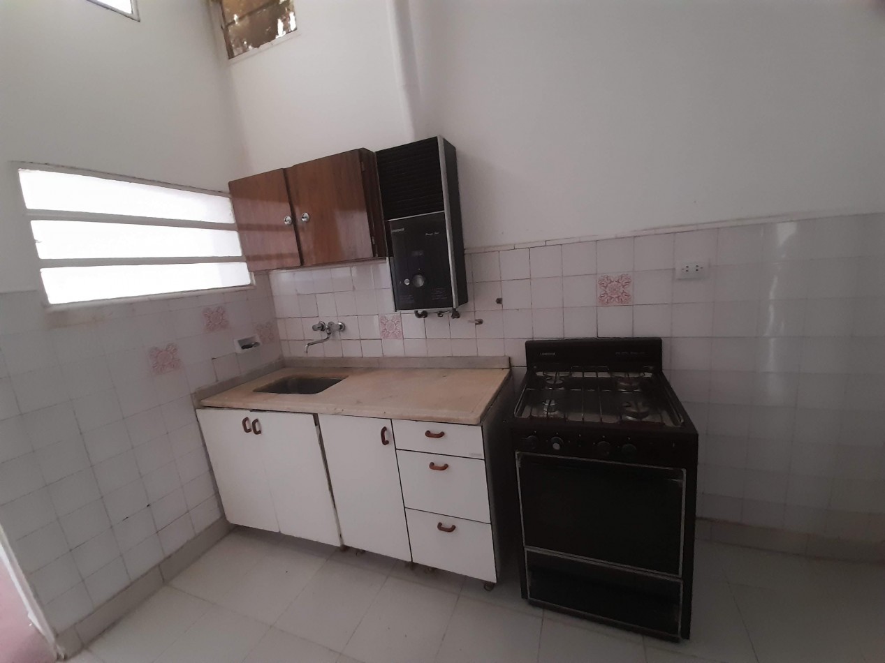 APTO CREDITO BANCOR: B° OBSERVATORIO: VENDO HERMOSA CASA DE 3 DORMITORIOS, CON COCHERA Y PATIO