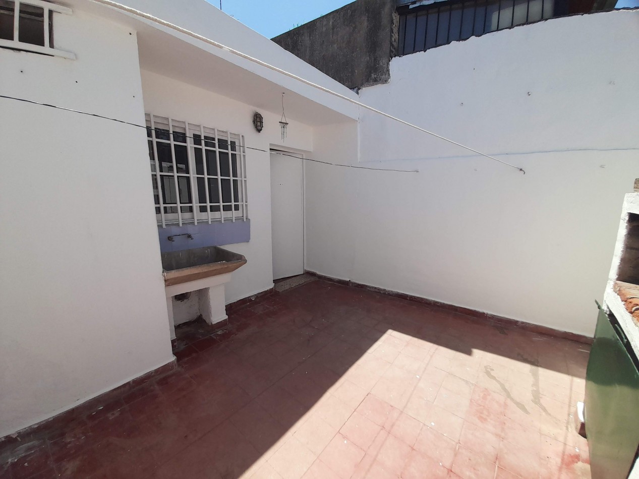 APTO CREDITO BANCOR: B° OBSERVATORIO: VENDO HERMOSA CASA DE 3 DORMITORIOS, CON COCHERA Y PATIO