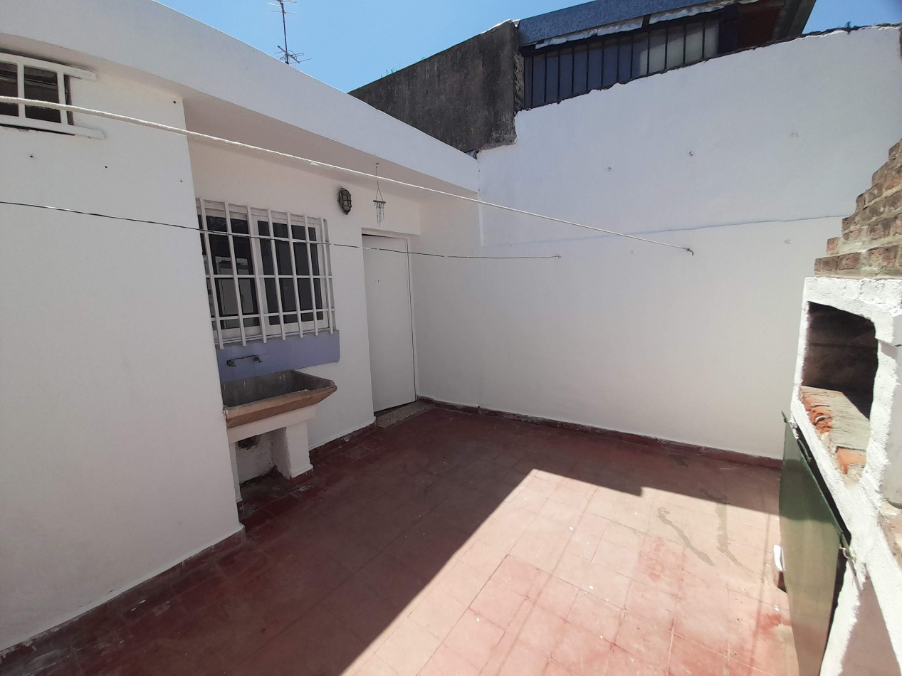 APTO CREDITO BANCOR: B° OBSERVATORIO: VENDO HERMOSA CASA DE 3 DORMITORIOS, CON COCHERA Y PATIO