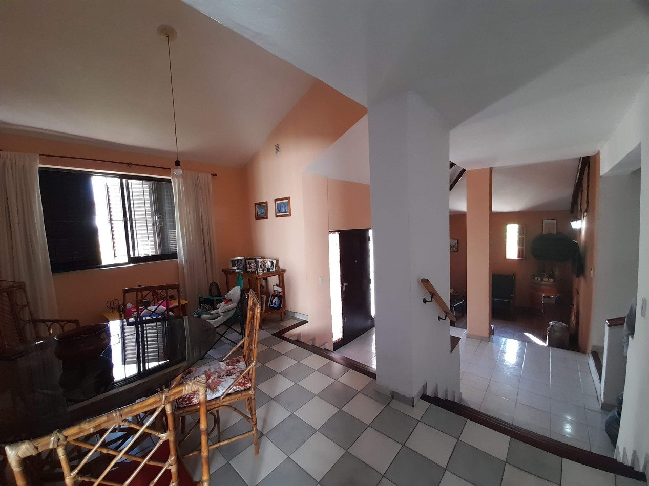 APTO CREDITO BANCOR: VENDO HERMOSA CASA DE 3 DORMITORIOS A UNA CUADRA ALA RUTA 20(DINO MALL)