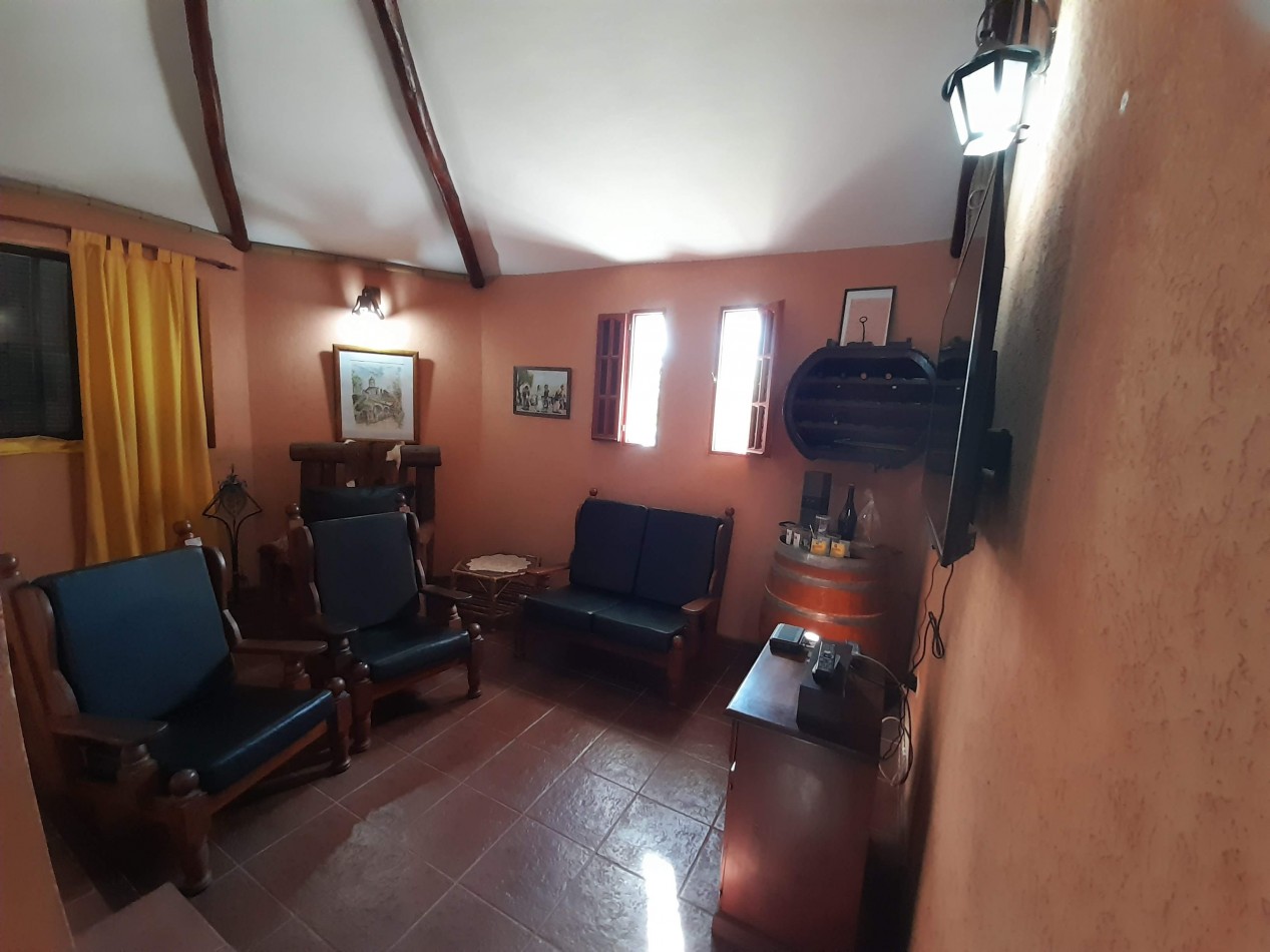 APTO CREDITO BANCOR: VENDO HERMOSA CASA DE 3 DORMITORIOS A UNA CUADRA ALA RUTA 20(DINO MALL)