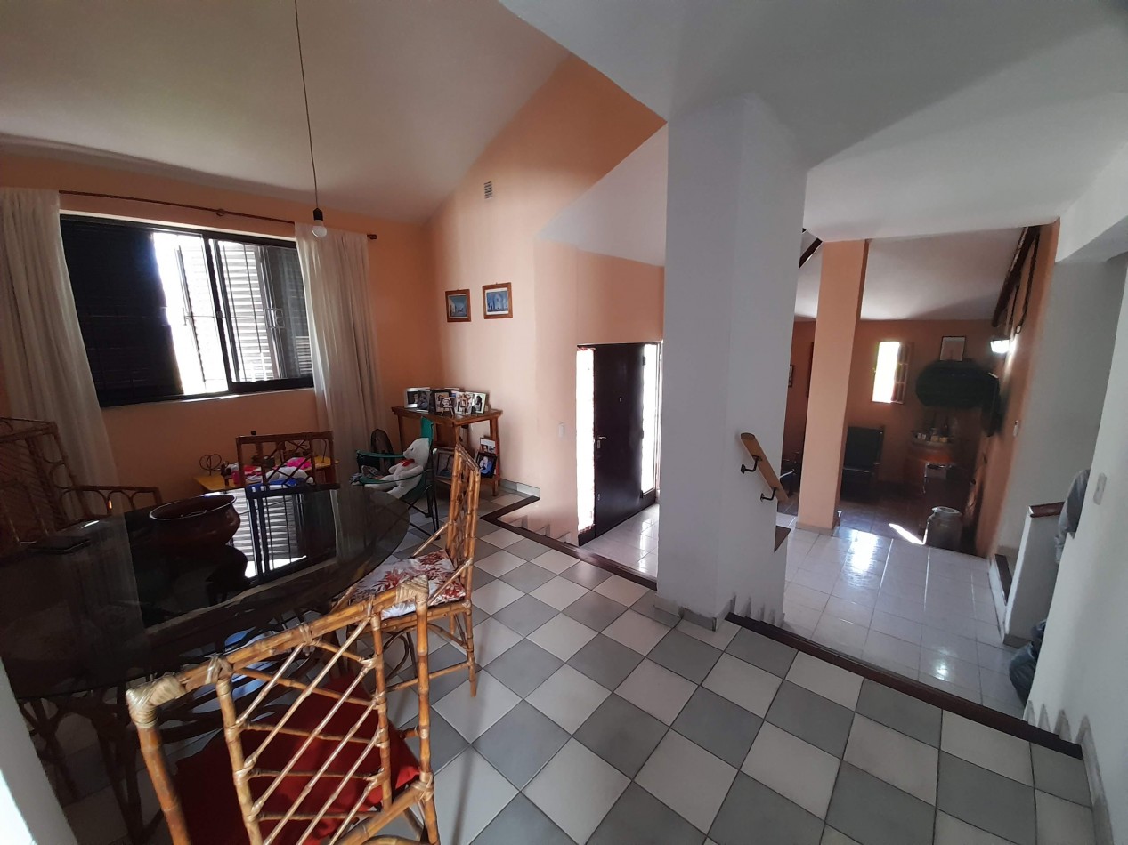 APTO CREDITO BANCOR: VENDO HERMOSA CASA DE 3 DORMITORIOS A UNA CUADRA ALA RUTA 20(DINO MALL)