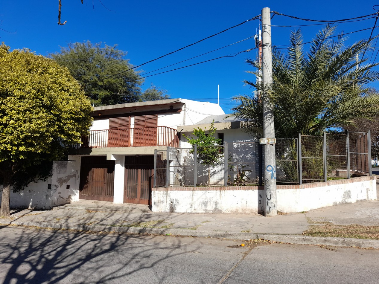 APTO CREDITO BANCOR: VENDO HERMOSA CASA DE 3 DORMITORIOS A UNA CUADRA ALA RUTA 20(DINO MALL)